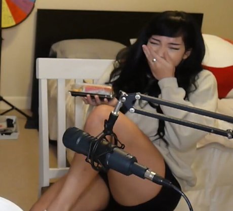 große titten brünette nur fans erotische kunst foto