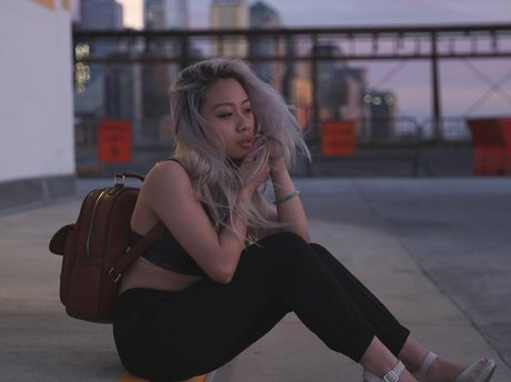 Charliedrizzle erwachsene nackten bilder