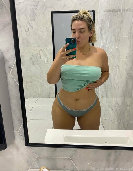 Nixxdee hübsche porno fotos