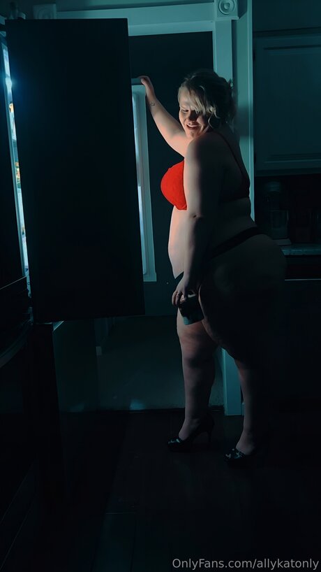 Allykatonly nacktheit akt galerien