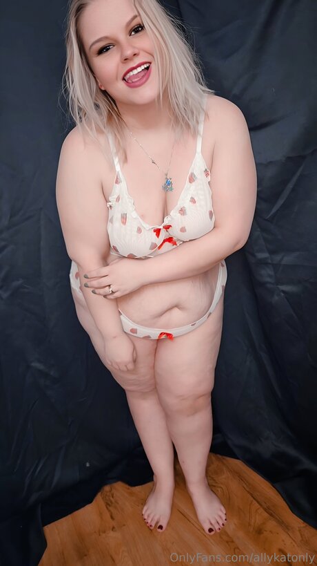 Allykatonly erotische erwachsene bild