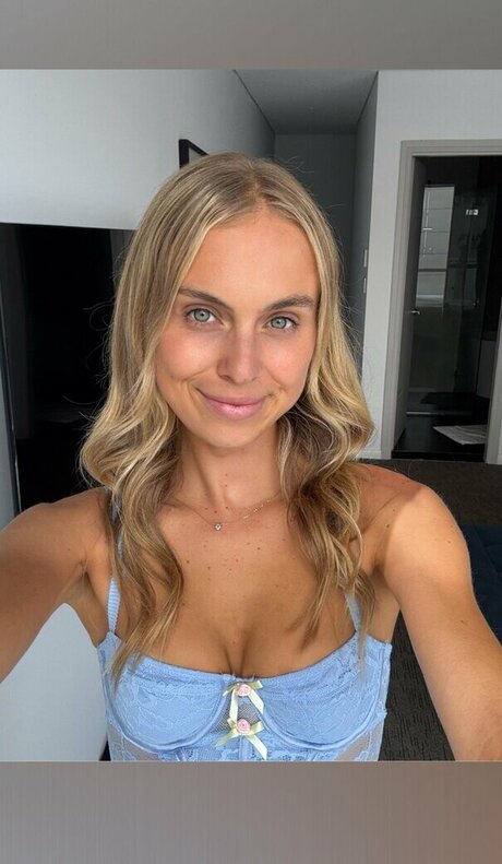 sarahscarlette schauspielerin erotische bilder