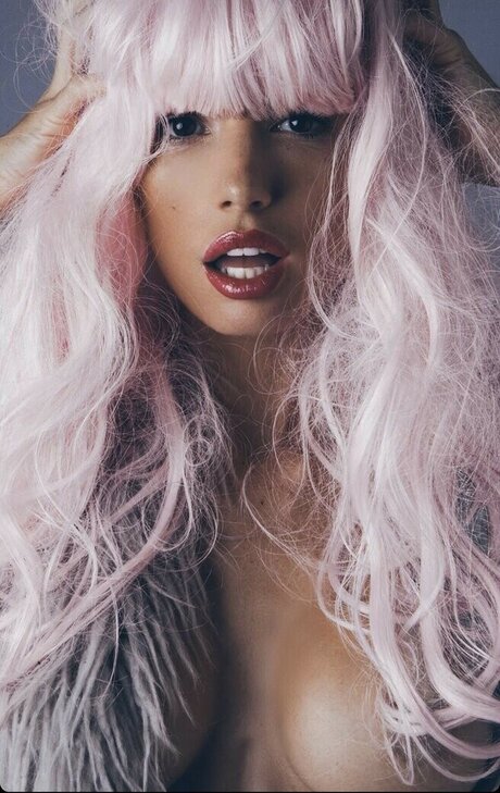 virginiechretien heiße nackt bild