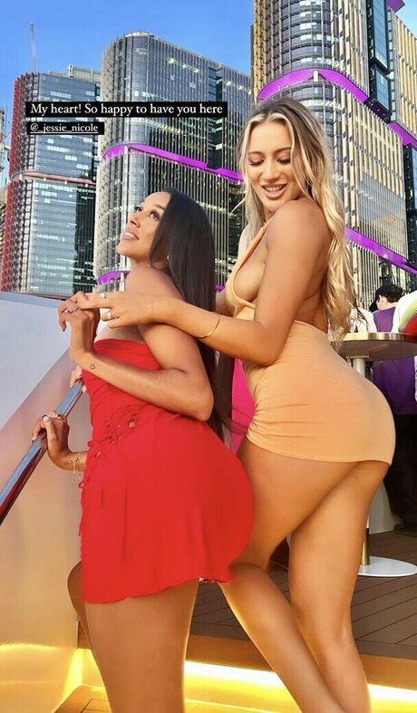 Kiwi Stunner Tasmyn Rose model nackt fotos