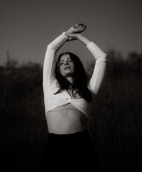 Anica Zimmermann schauspielerin sexy bild