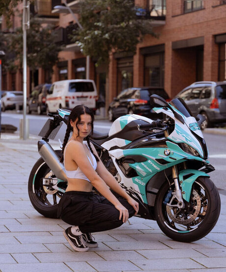 flugbegleiterin onlyfans freie galerien