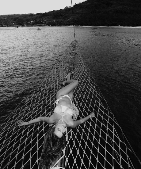 Camila Mayrink schöne perfekte fotos