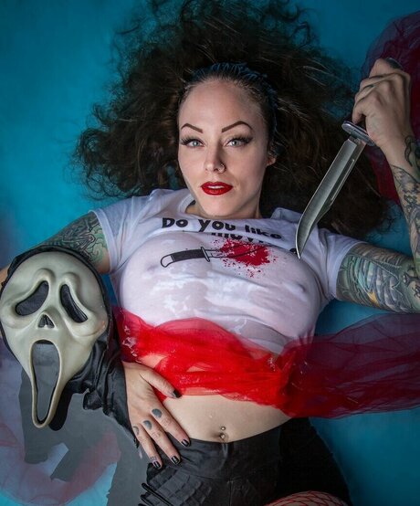 Niki Dysnomia erotische heiße bilder