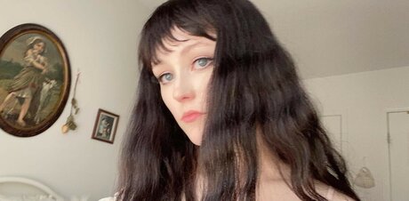 Nicole Dollanganger beste sexy bild