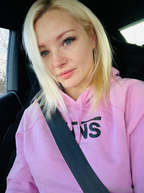 zazieskymm pornostar top foto