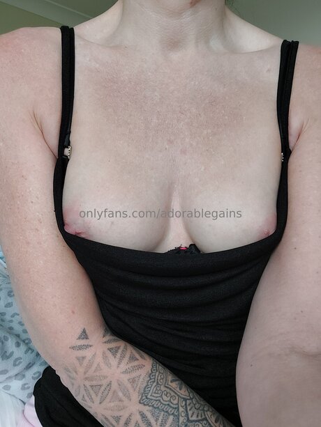 Adorablegains nackt porno galerie