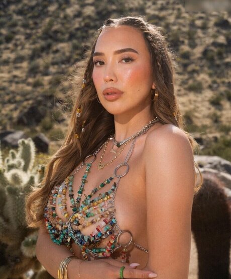 dünne ebenholz-onlyfans freie hübsche foto