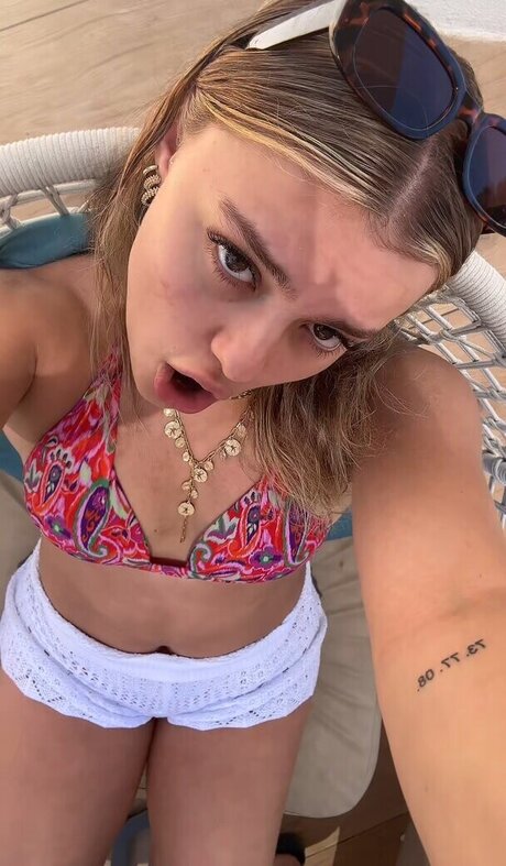 Emma Malewski erwachsene hübsche bilder