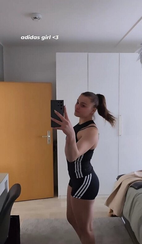 Emma Malewski kostenlose nackte galerie