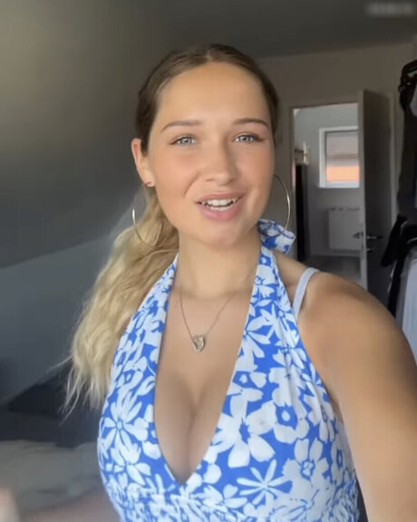 Wieke top nackt galerien