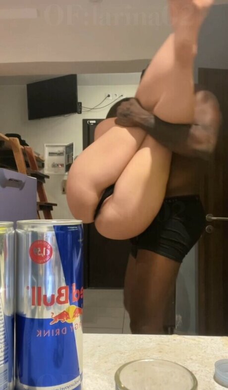 Larina02 hd nackten bild