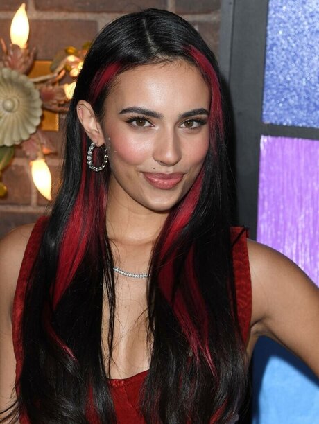 Kylie Cantrall hd top fotos