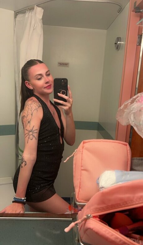 Lilyrainxoxo nackt pornografische archiv