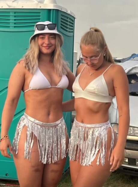 Emma Louisa erwachsene nackte bild