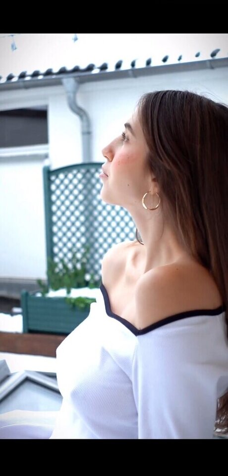 Yonca nacktheit xxx galerien