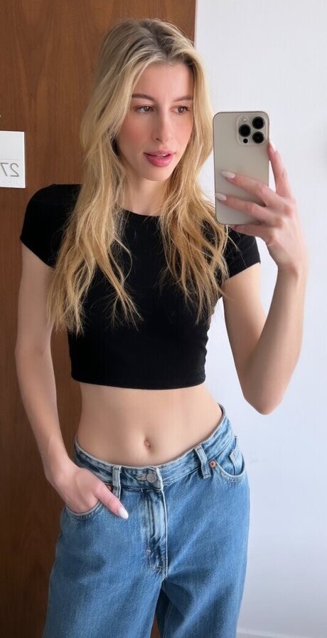 sportliche blonde onlyfans exklusive pornografische galerie