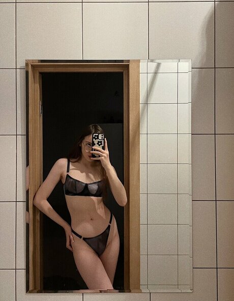 Kuromiromi schauspielerin pornografische bild