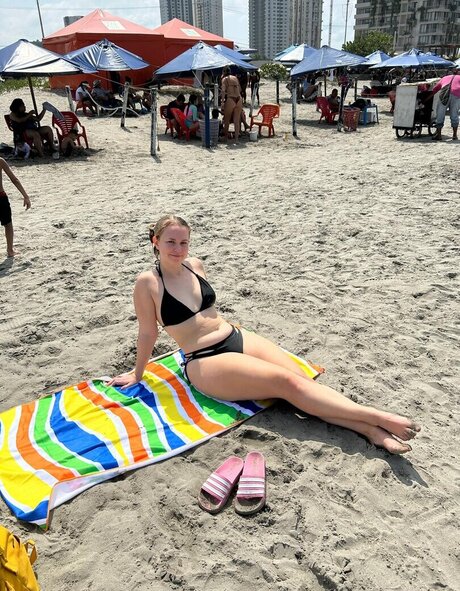 Melanie El Baghdadi beste akt bilder