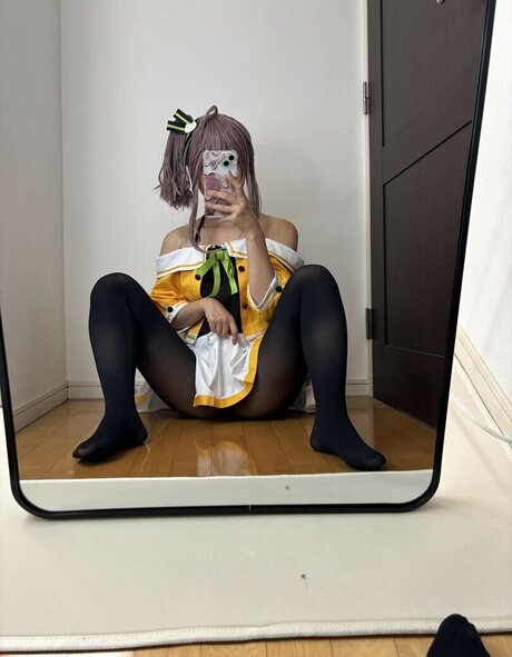 Kogane Akino exklusive akt foto