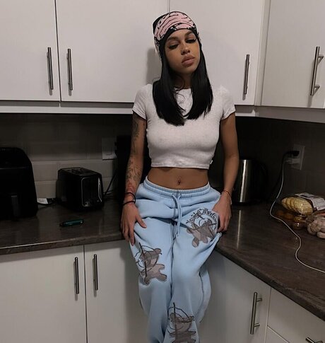 Sad Shordies erotische archiv