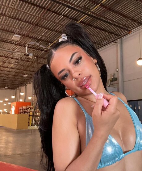 Sad Shordies erotische sexy archiv