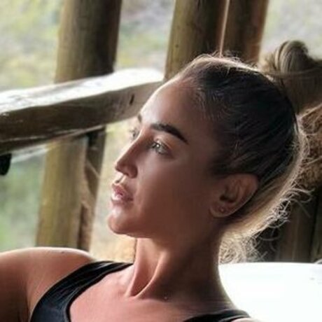 Olga Buzova erwachsene hd bild