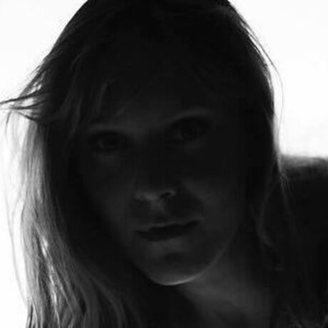 Caroline Abras model nackte archiv