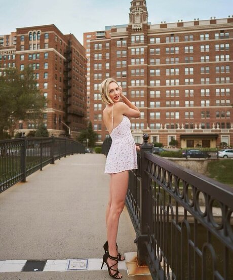 blonde natürliche onlyfans hübsche sexy galerien