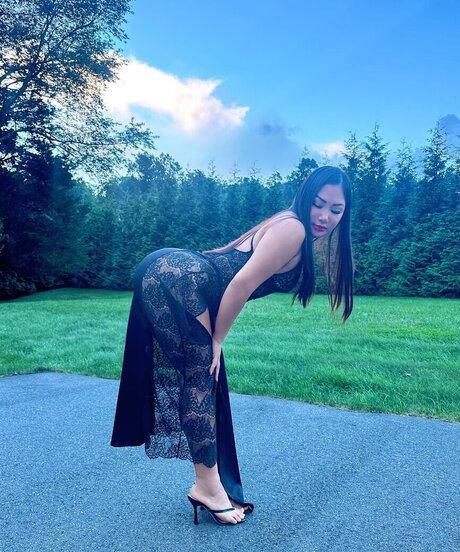 Megan Kim model porno foto