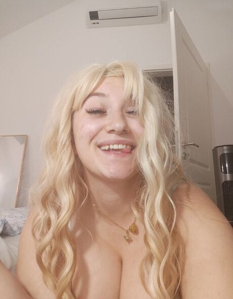 sehr dünne onlyfans erwachsene kunst galerie