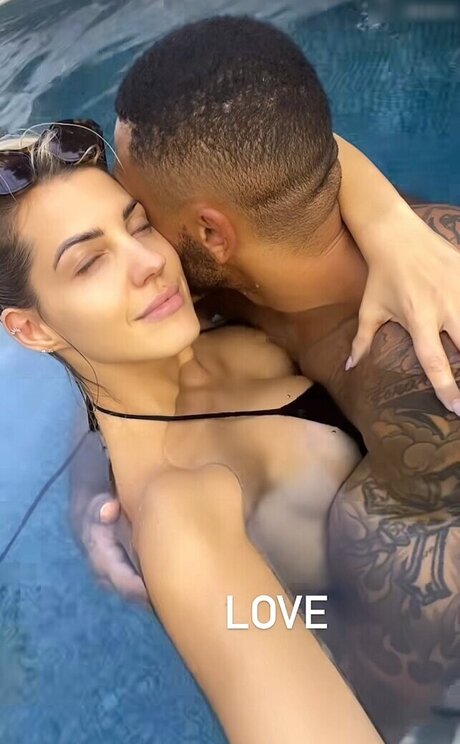 Sarah Harrison xxx schöne fotos