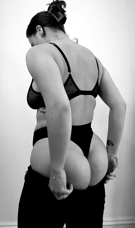 Janakristinah nacktheit pornografische galerie