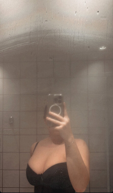 Janakristinah model porno foto