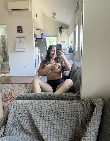 Farah Asteri kunst xxx galerie