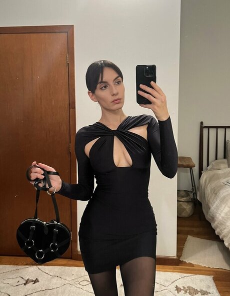 Anna Khachiyan xxx nackten bild