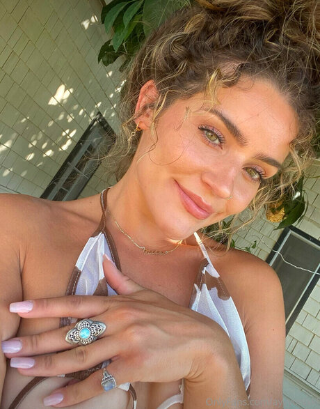 Ayyon Nikki hübsche fotos