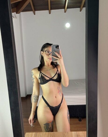 LupeHikari exklusive nackten galerie