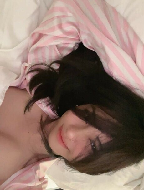 risaatjan nackt hd galerie