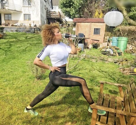 Diana Schneider freie exklusive bild