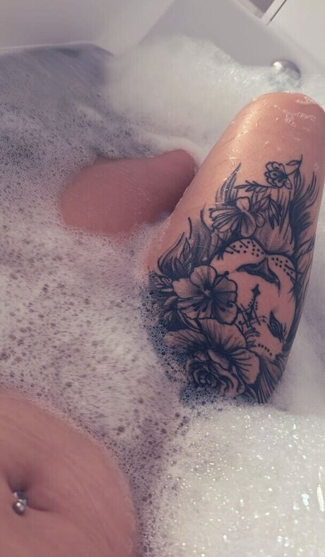 ThisIsEmmi kostenlose erotische foto