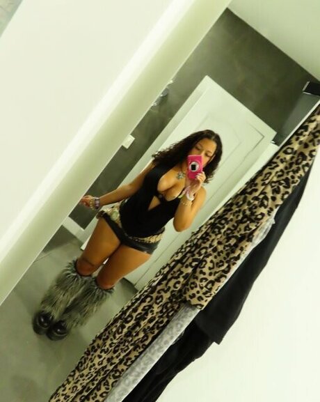 kloeelise model nackten bilder