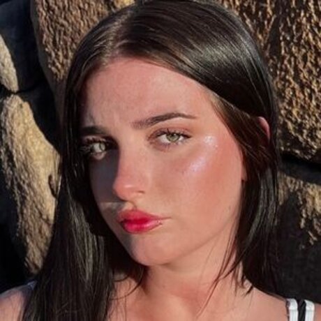 Manuela Calvo hd top bild