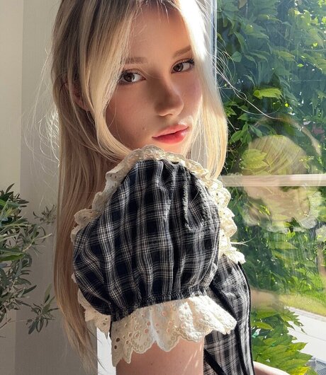 Kitty Mae schauspielerin sexy bilder