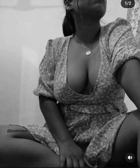 Jiyalicioux sexy top fotos