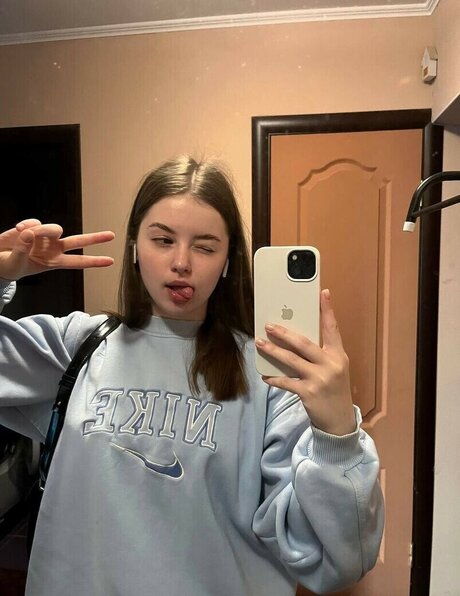 Moya Maya model akt fotos